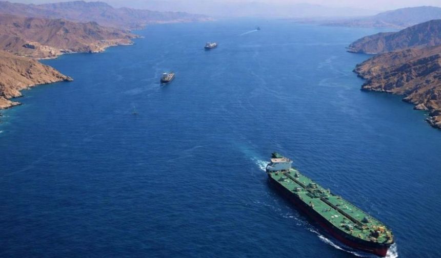 ABD MUTABAKATI İHLAL ETTİ, İRAN HÜRMÜZ BOĞAZI'NI KAPATTI