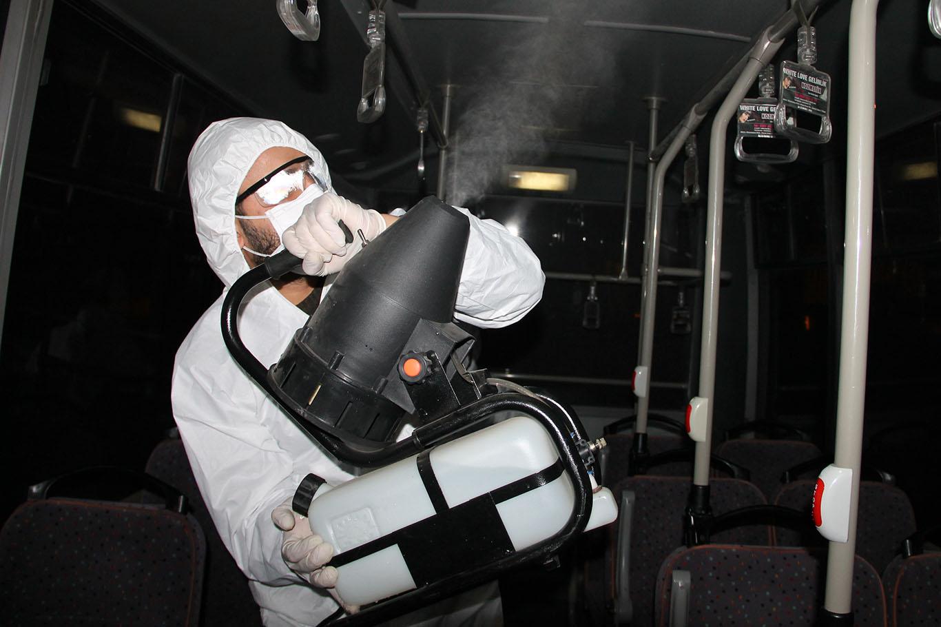 Bitlis’te Corona virüse karşı halk otobüsleri ve minibüsler dezenfekte ediliyor