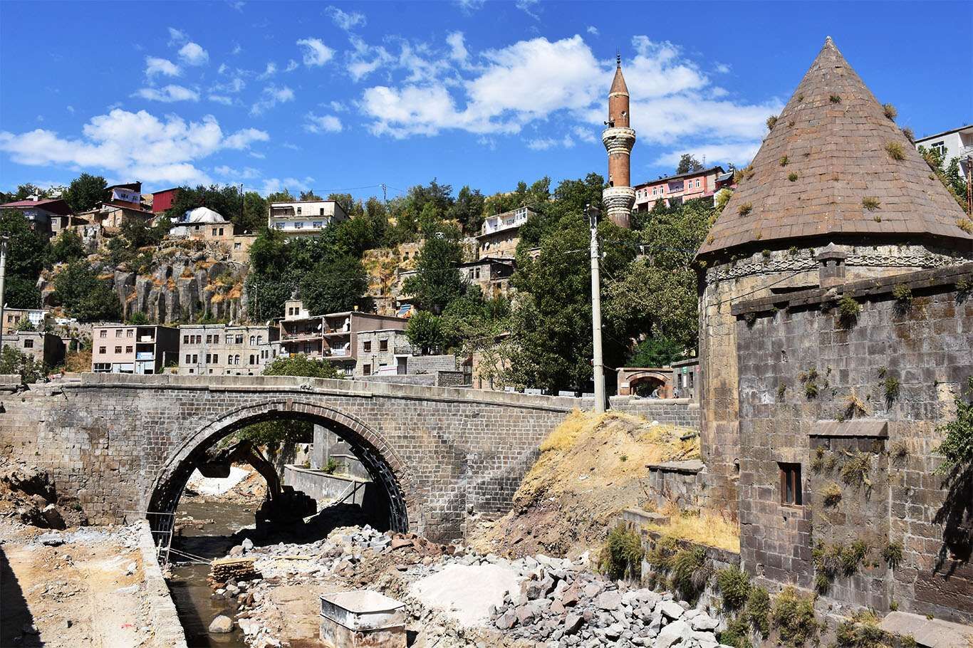 Bitlis’te gün yüzene çıkan tarihi 10 köprü restore ediliyor
