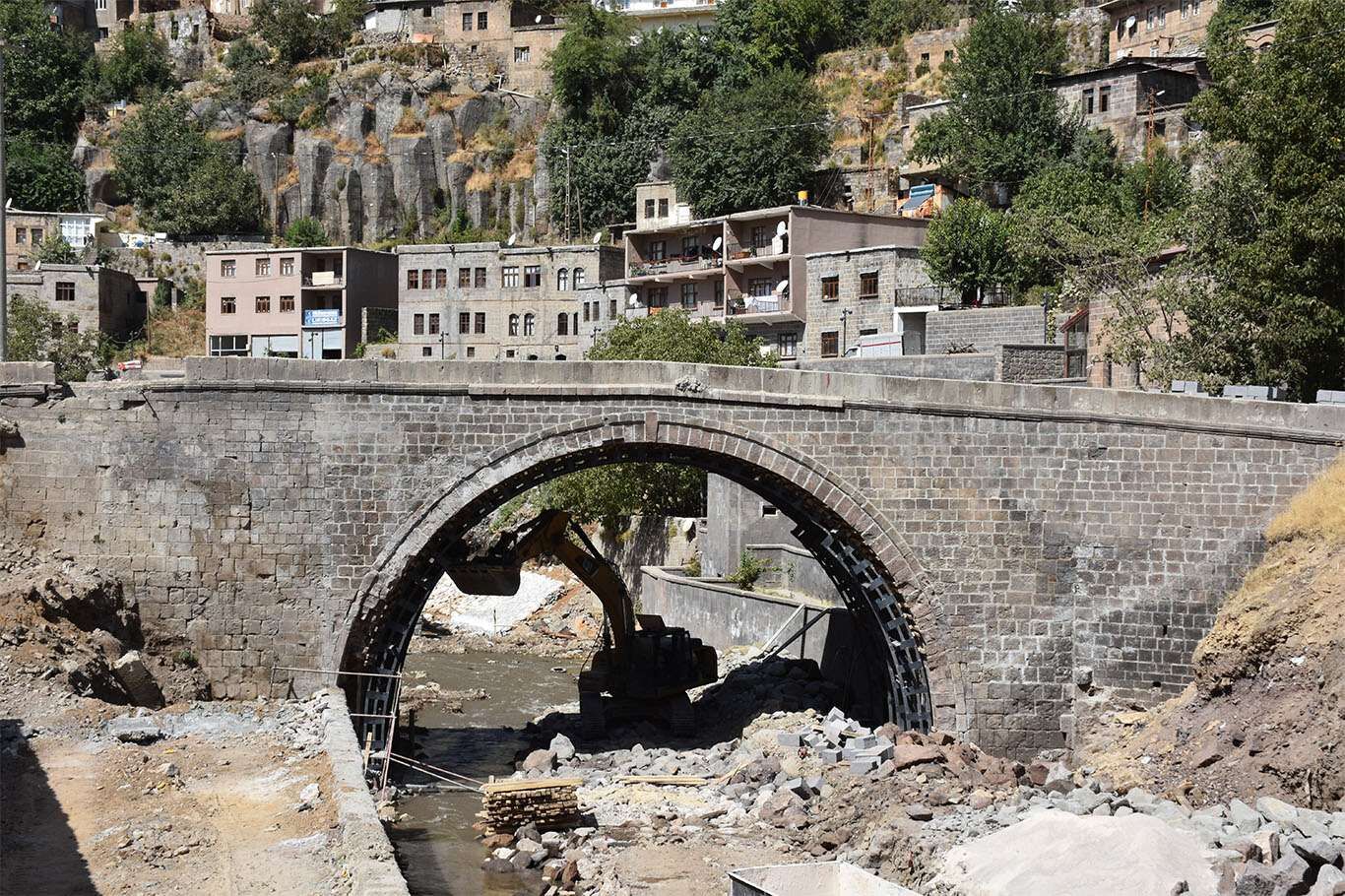 Bitlis’te gün yüzene çıkan tarihi 10 köprü restore ediliyor
