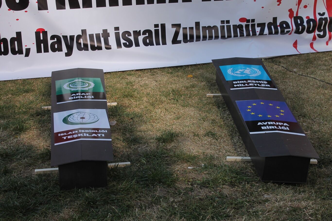 Din görevlilerinden, katliam ortağı ABD'nin Büyükelçiliği önünde Filistin'e destek eylemi