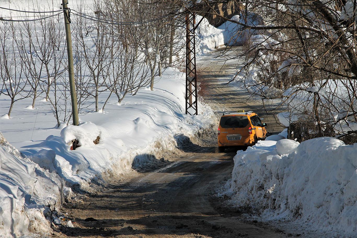 Bitlis’te kar yağışının ardından kartpostallık görüntüler oluştu