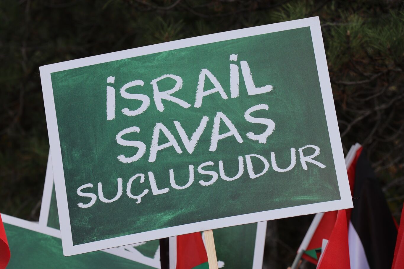 Sendikalardan, katliam ortağı İngiltere'nin Büyükelçiliği önünde Filistin'e destek eylemi