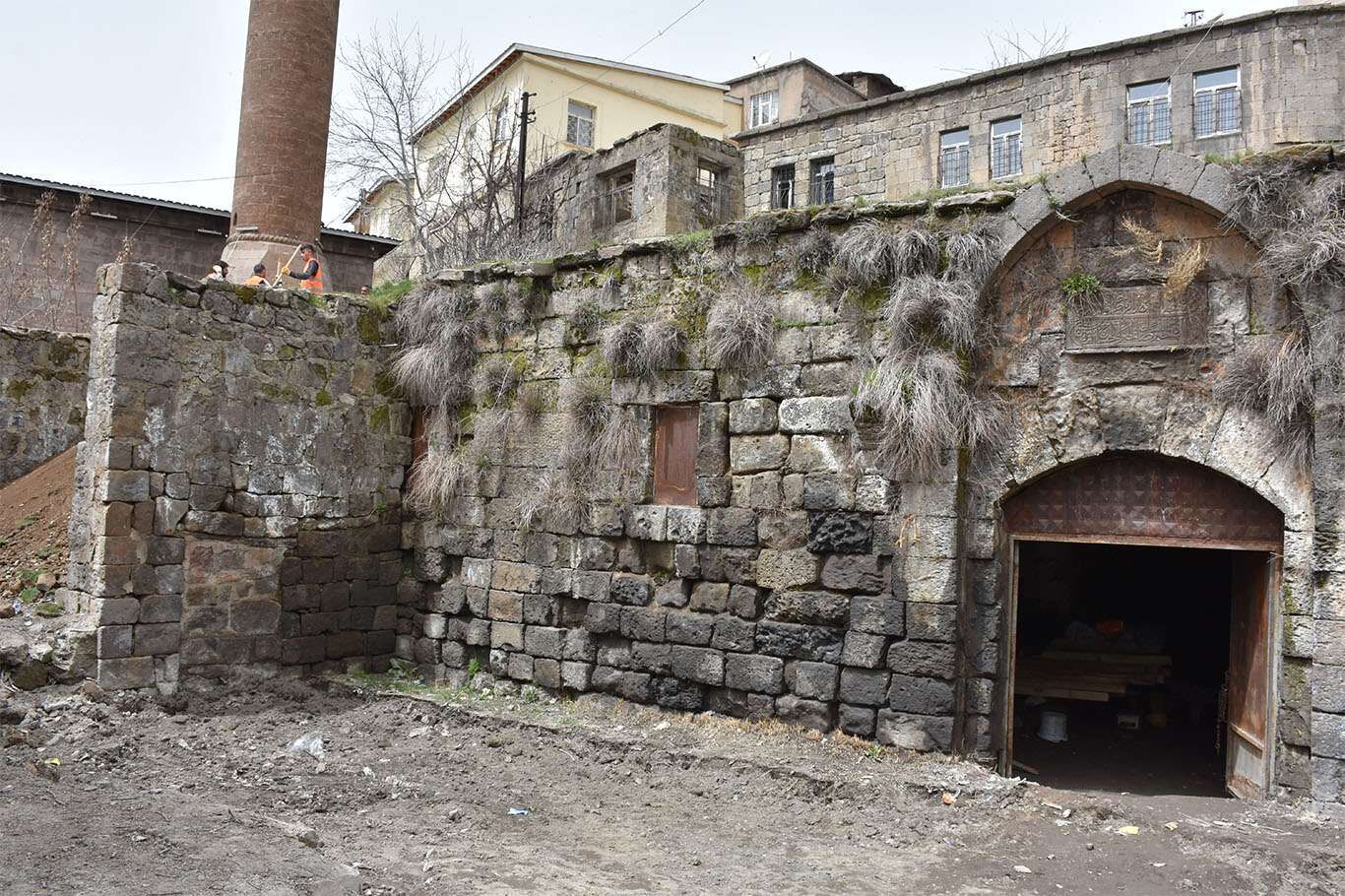 Bitlis’te tarihi Hatuniye Han’ın restorasyonuna başlandı