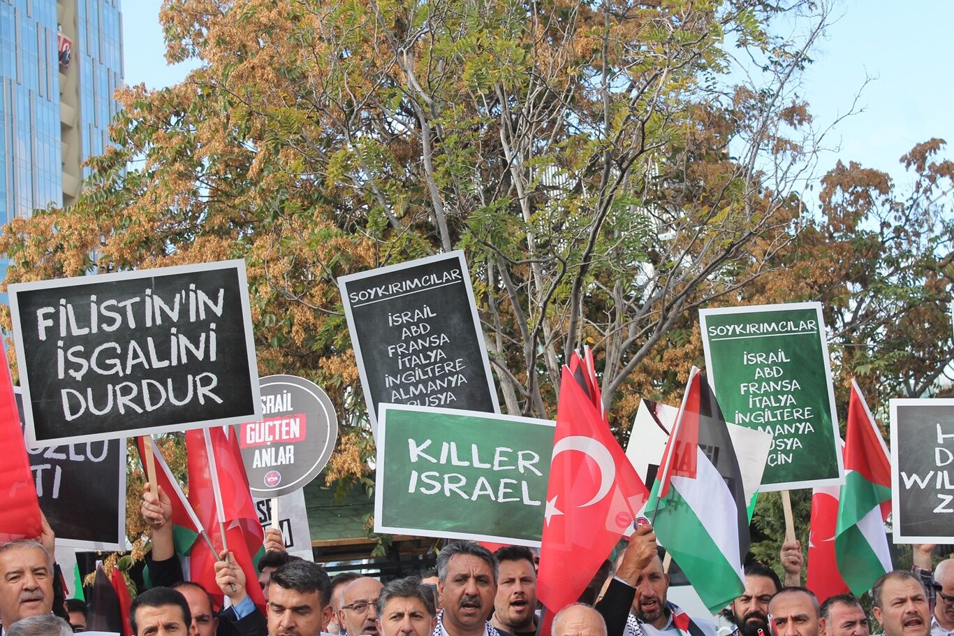 Din görevlilerinden, katliam ortağı ABD'nin Büyükelçiliği önünde Filistin'e destek eylemi