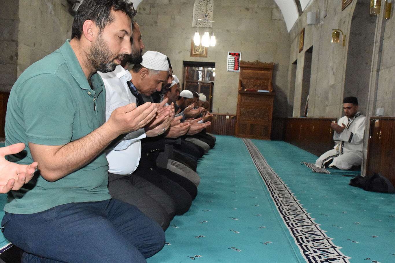 Bitlis’te hatimle teravih namazı geleneği sürdürülüyor