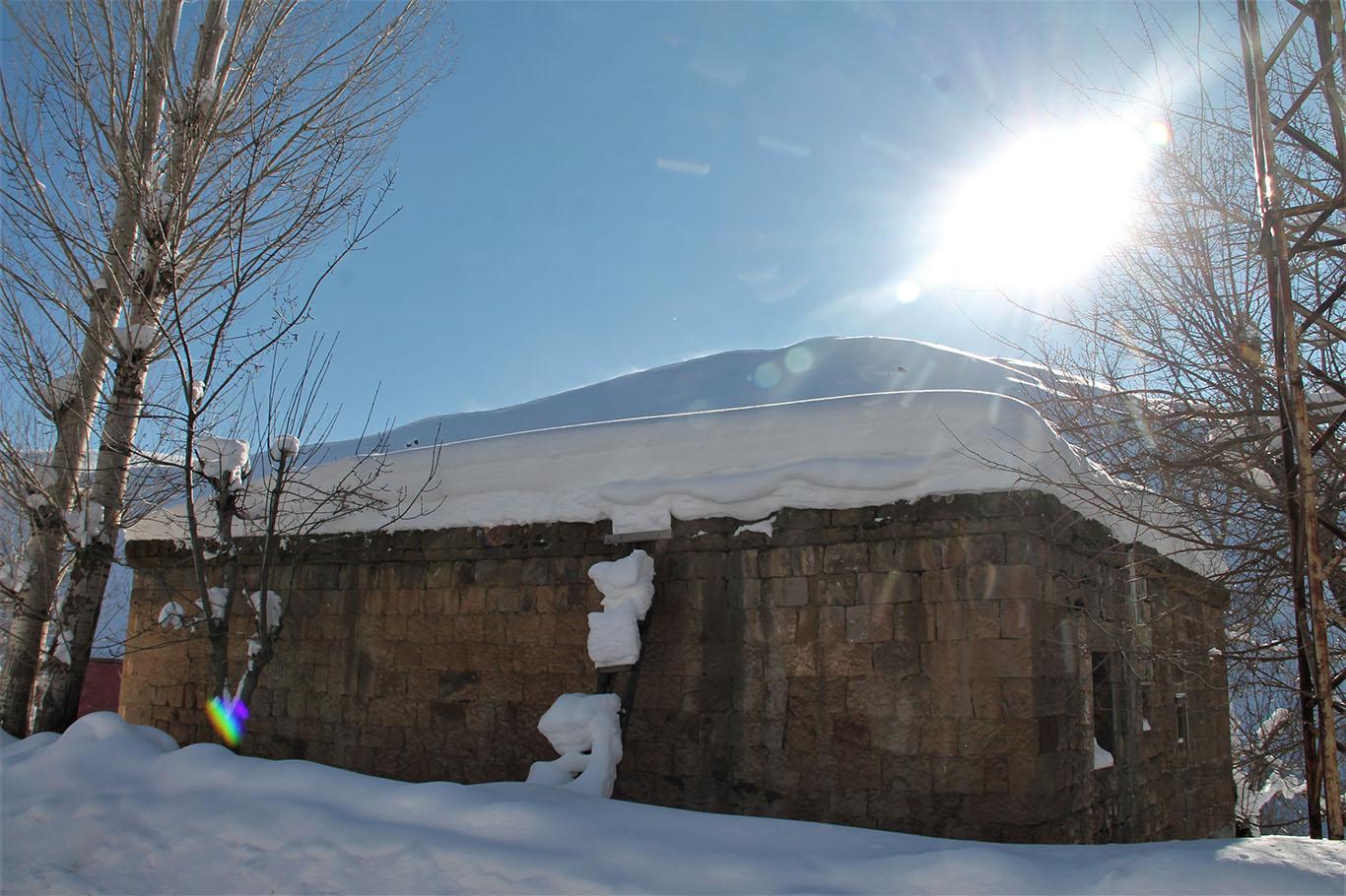 Bitlis’te kar yağışının ardından kartpostallık görüntüler oluştu