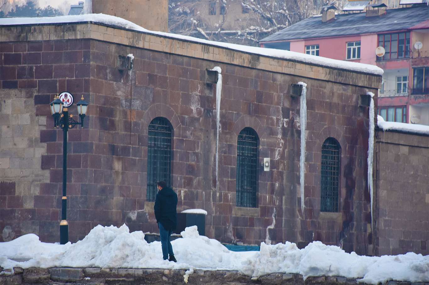 Bitlis'te hava sıcaklığı eksi 20 dereceye düşünce kartpostallık görüntüler oluştu