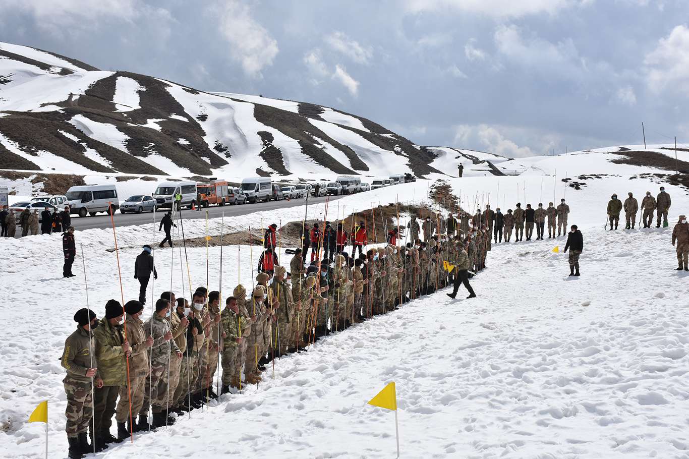 Bitlis'te güvenlik korucularına yönelik çığ tatbikatı