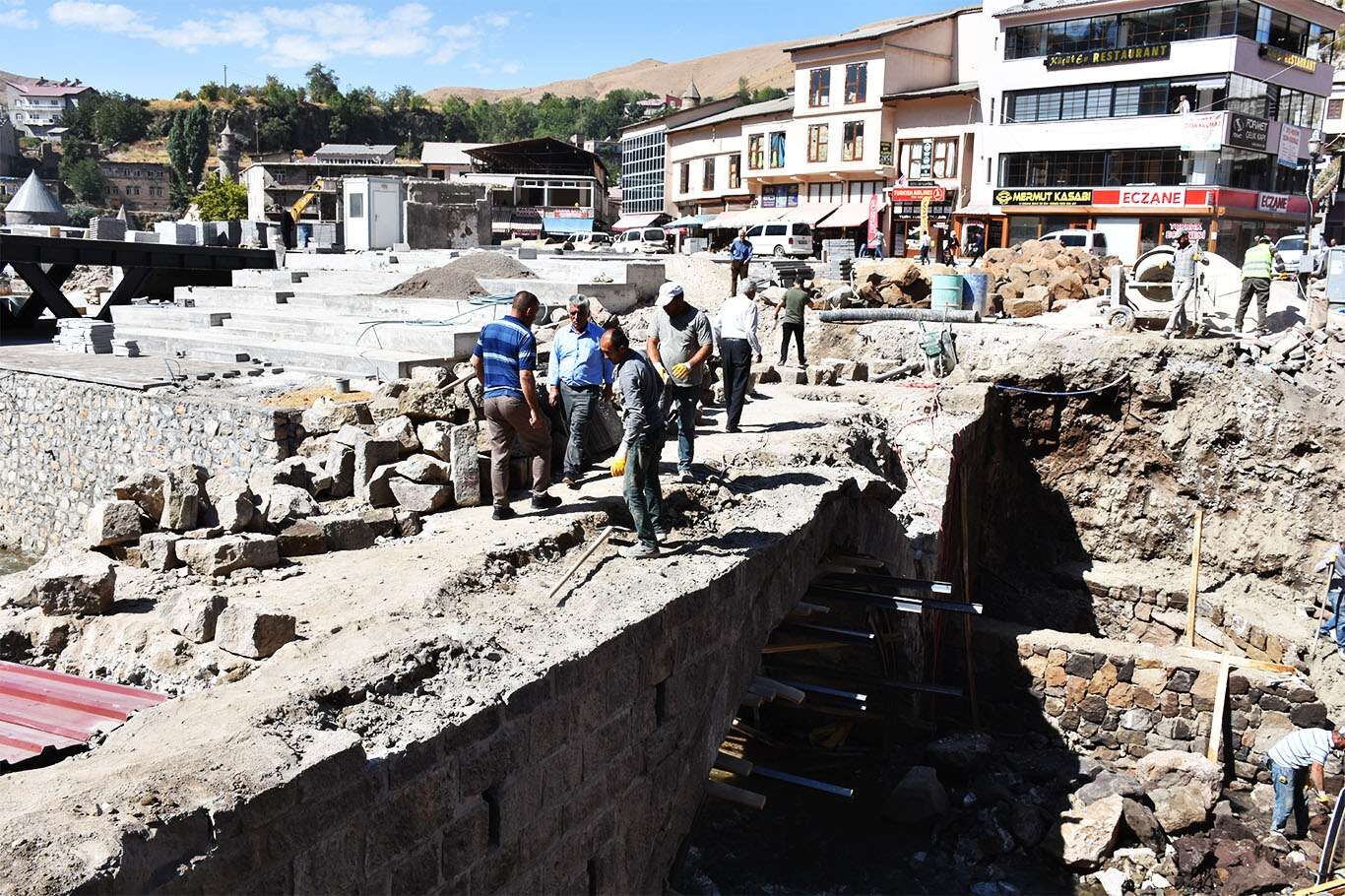 Bitlis’te gün yüzene çıkan tarihi 10 köprü restore ediliyor
