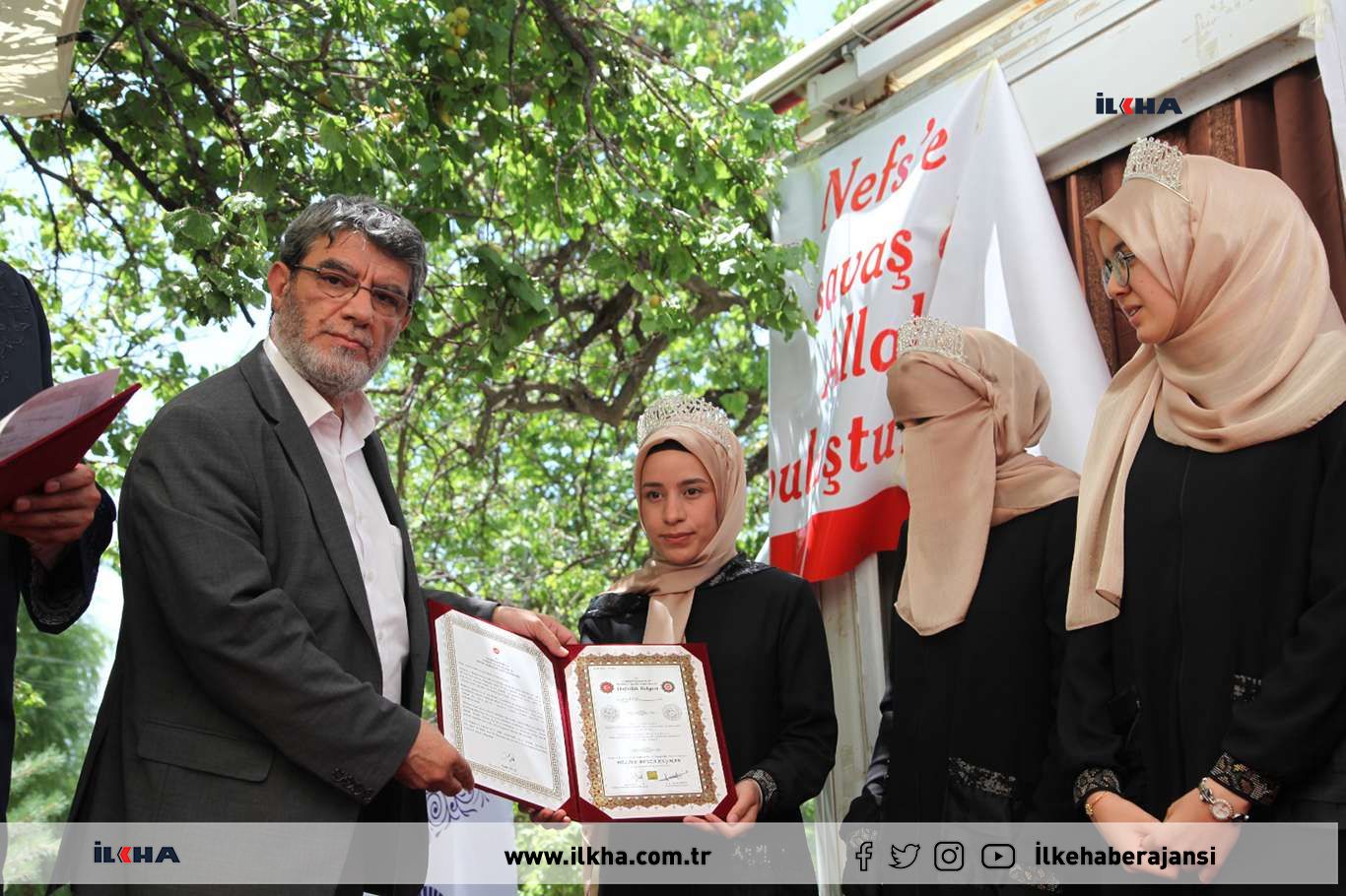 Bitlis'te eğitimini tamamlayan 83 hafız için icazet töreni düzenlendi