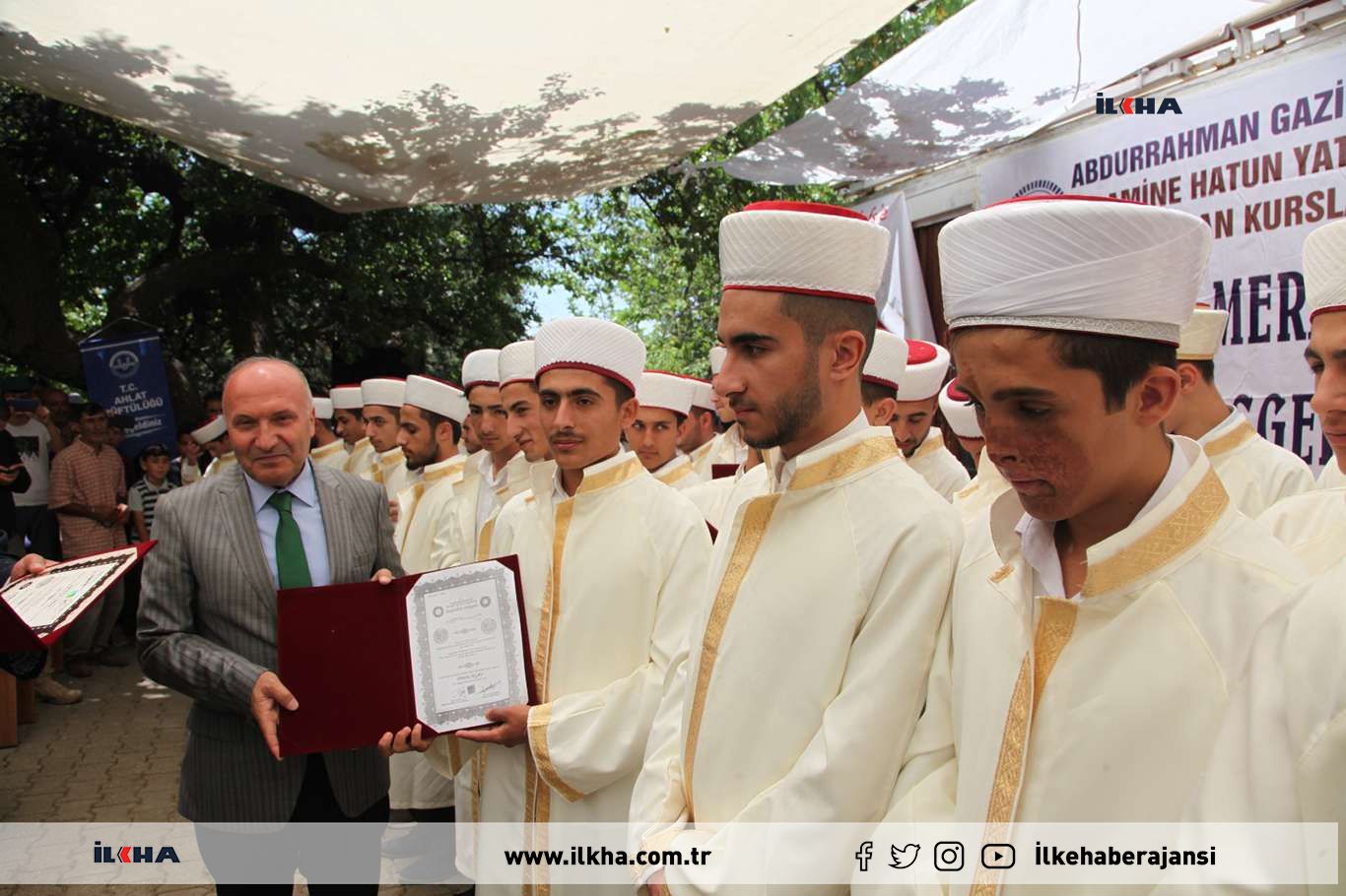 Bitlis'te eğitimini tamamlayan 83 hafız için icazet töreni düzenlendi