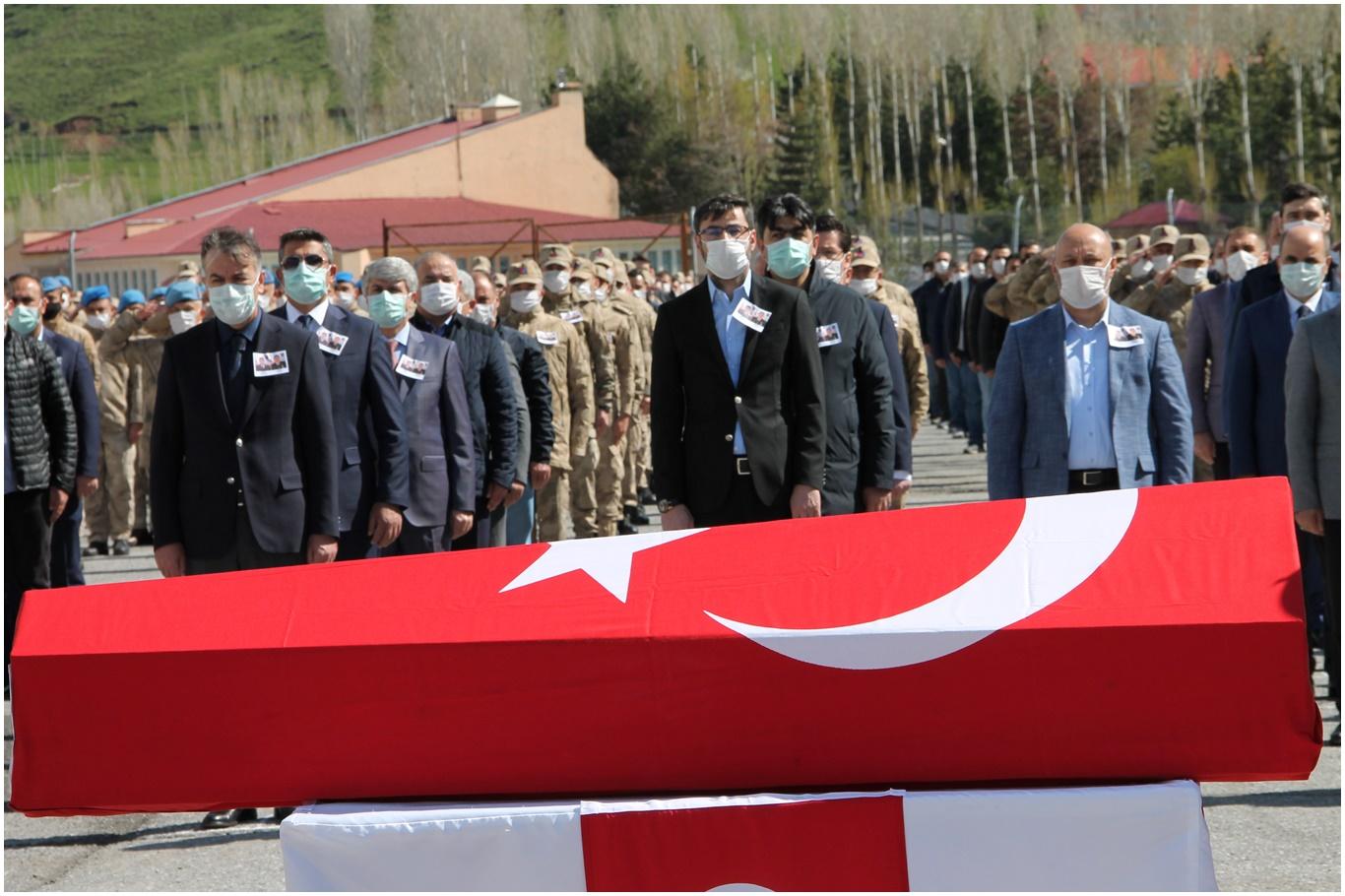 Bitlis’te hayatını kaybeden askerler için tören düzenlendi