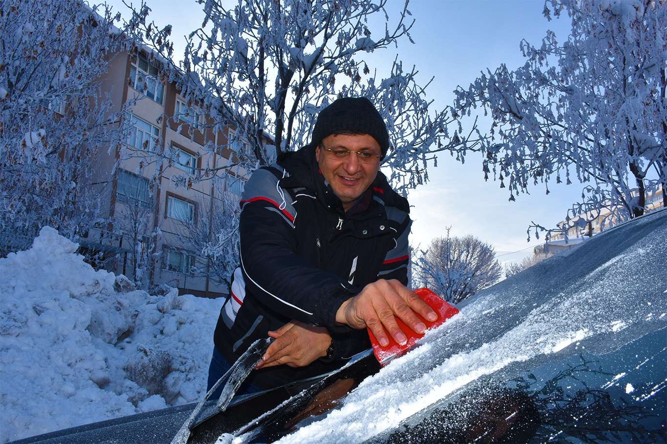 Bitlis'te hava sıcaklığı eksi 20 dereceye düşünce kartpostallık görüntüler oluştu