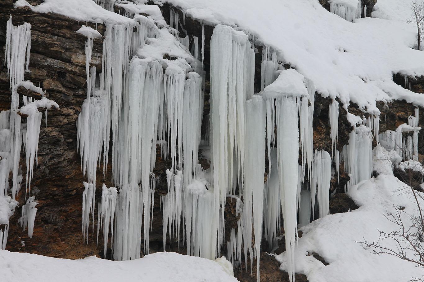 Bitlis’te kar yağışının ardından kartpostallık görüntüler oluştu