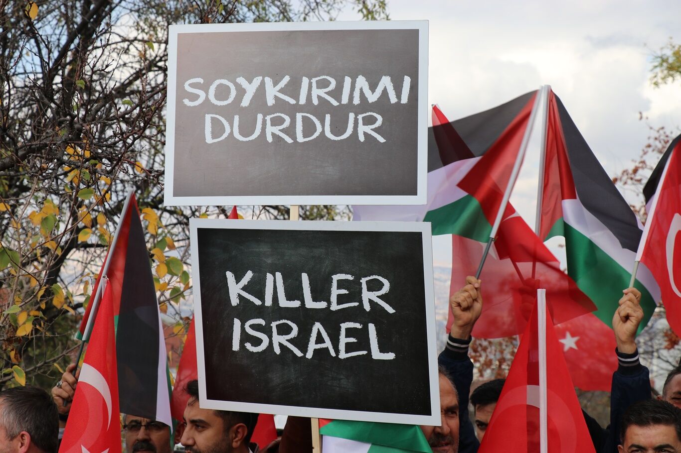 Sendikalardan, katliam ortağı İngiltere'nin Büyükelçiliği önünde Filistin'e destek eylemi