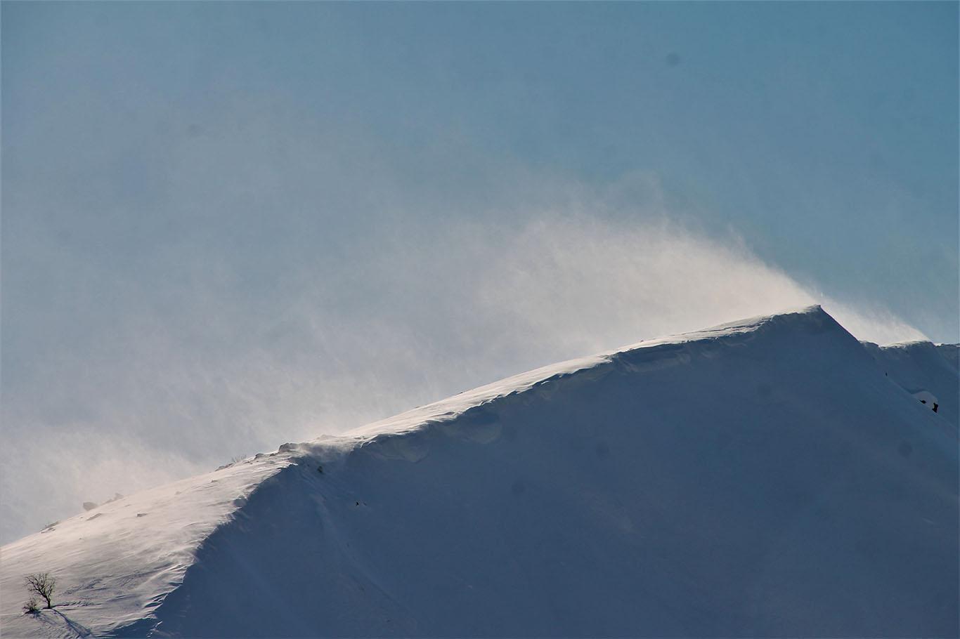 Bitlis’te kar yağışının ardından kartpostallık görüntüler oluştu