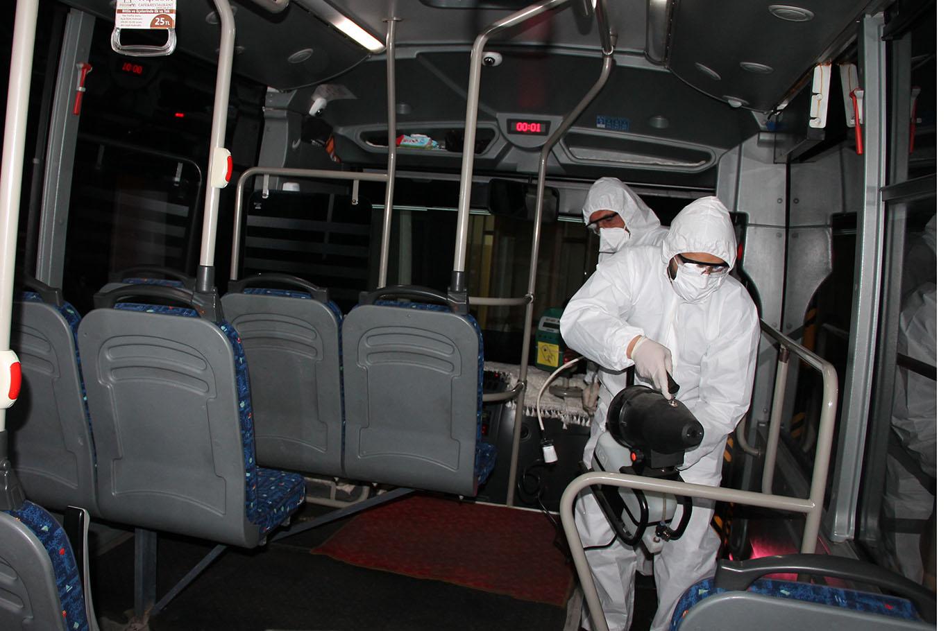 Bitlis’te Corona virüse karşı halk otobüsleri ve minibüsler dezenfekte ediliyor