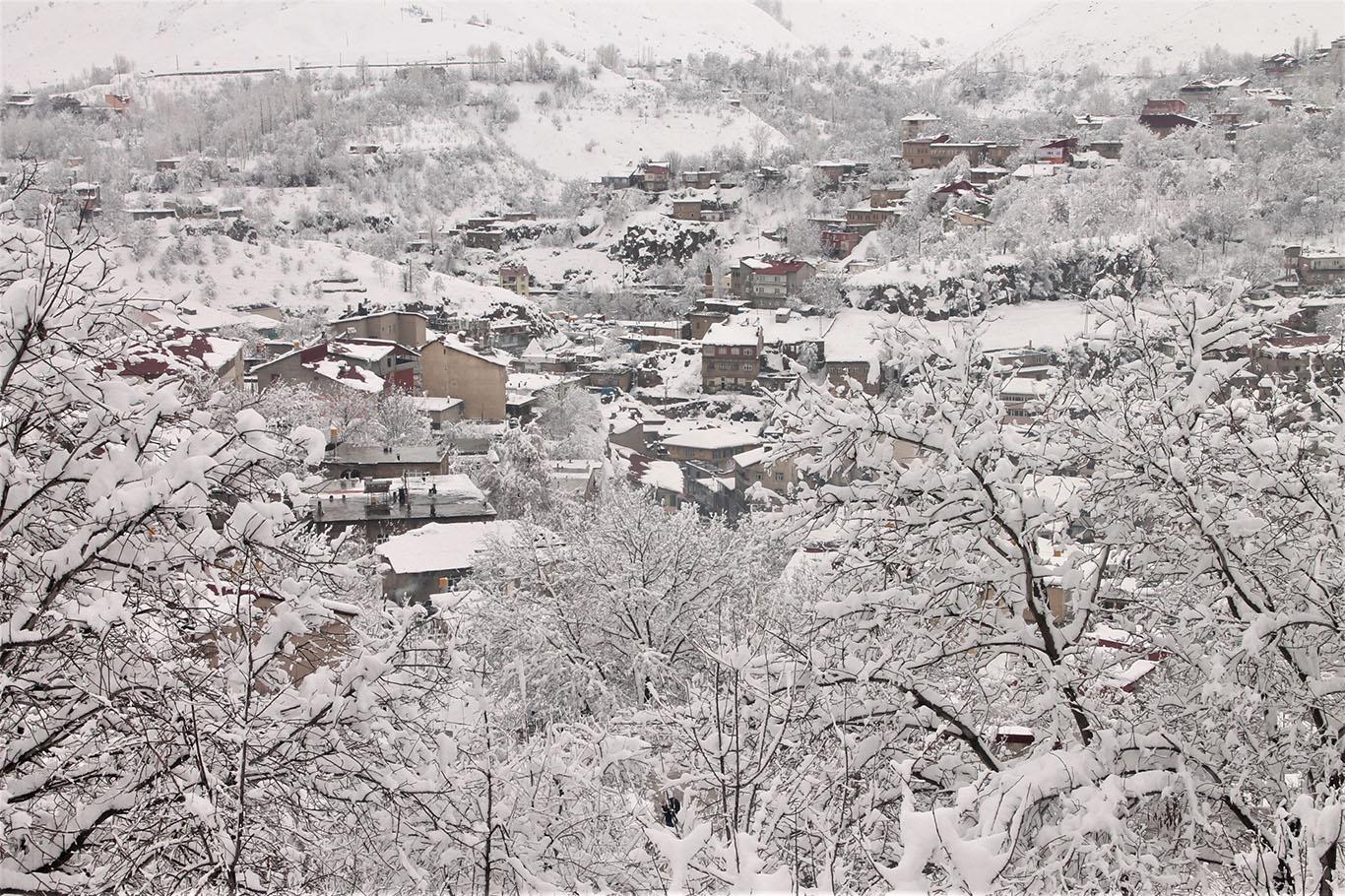 Bitlis’te kar yağışının ardından kartpostallık görüntüler oluştu