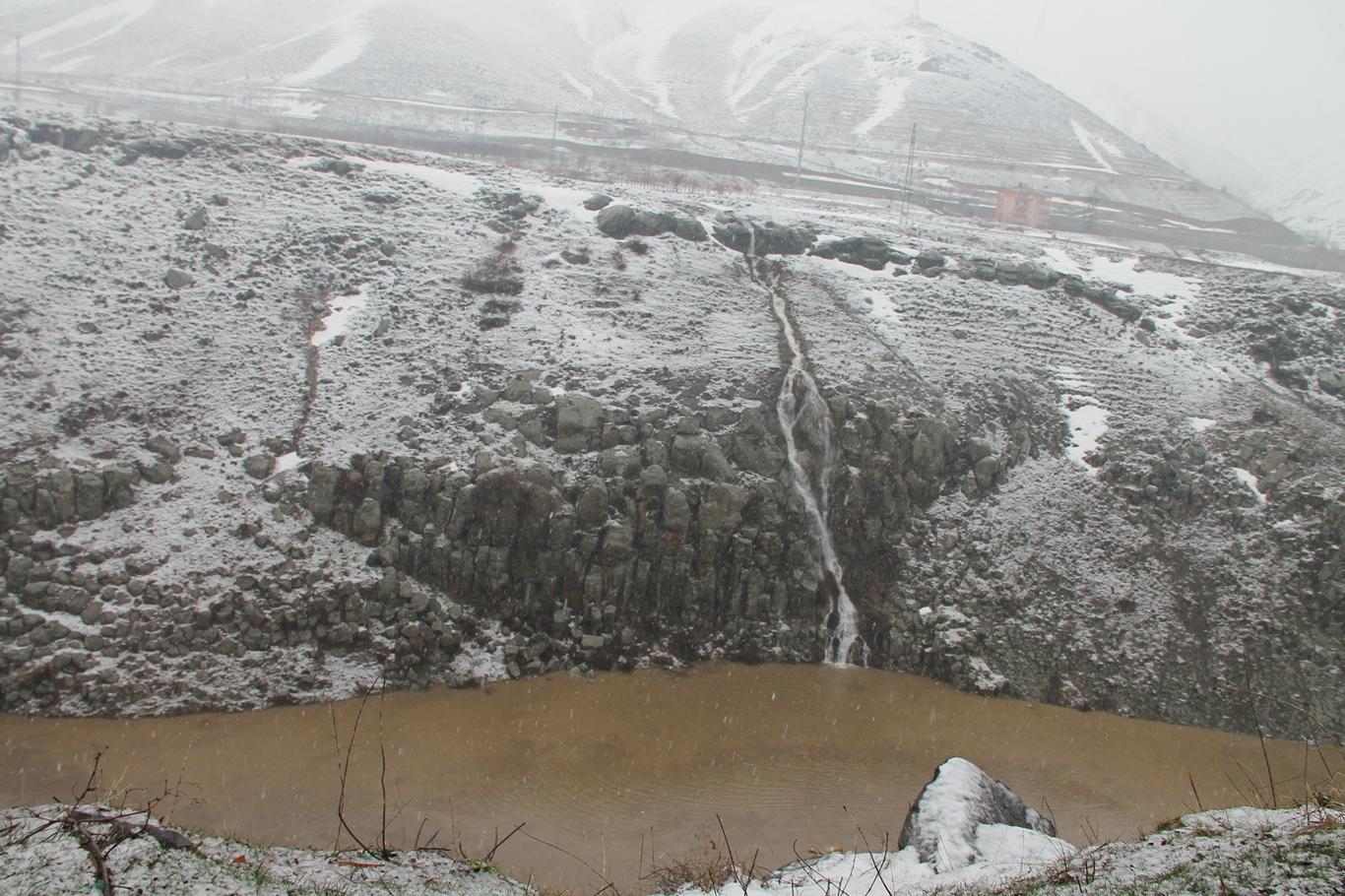 Bitlis’te aralıklarla kar yağışı devam ediyor