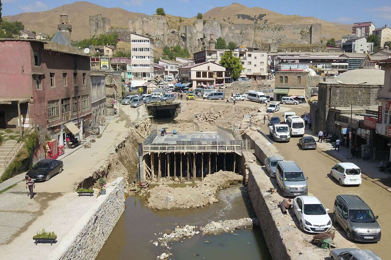 Bitlis’te gün yüzene çıkan tarihi 10 köprü restore ediliyor