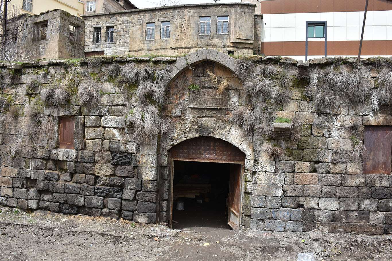 Bitlis’te tarihi Hatuniye Han’ın restorasyonuna başlandı