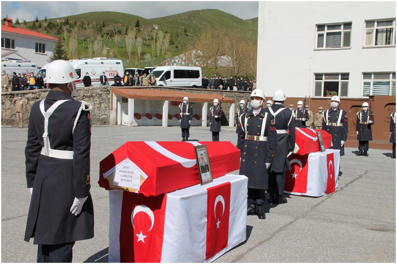 Bitlis’te hayatını kaybeden askerler için tören düzenlendi