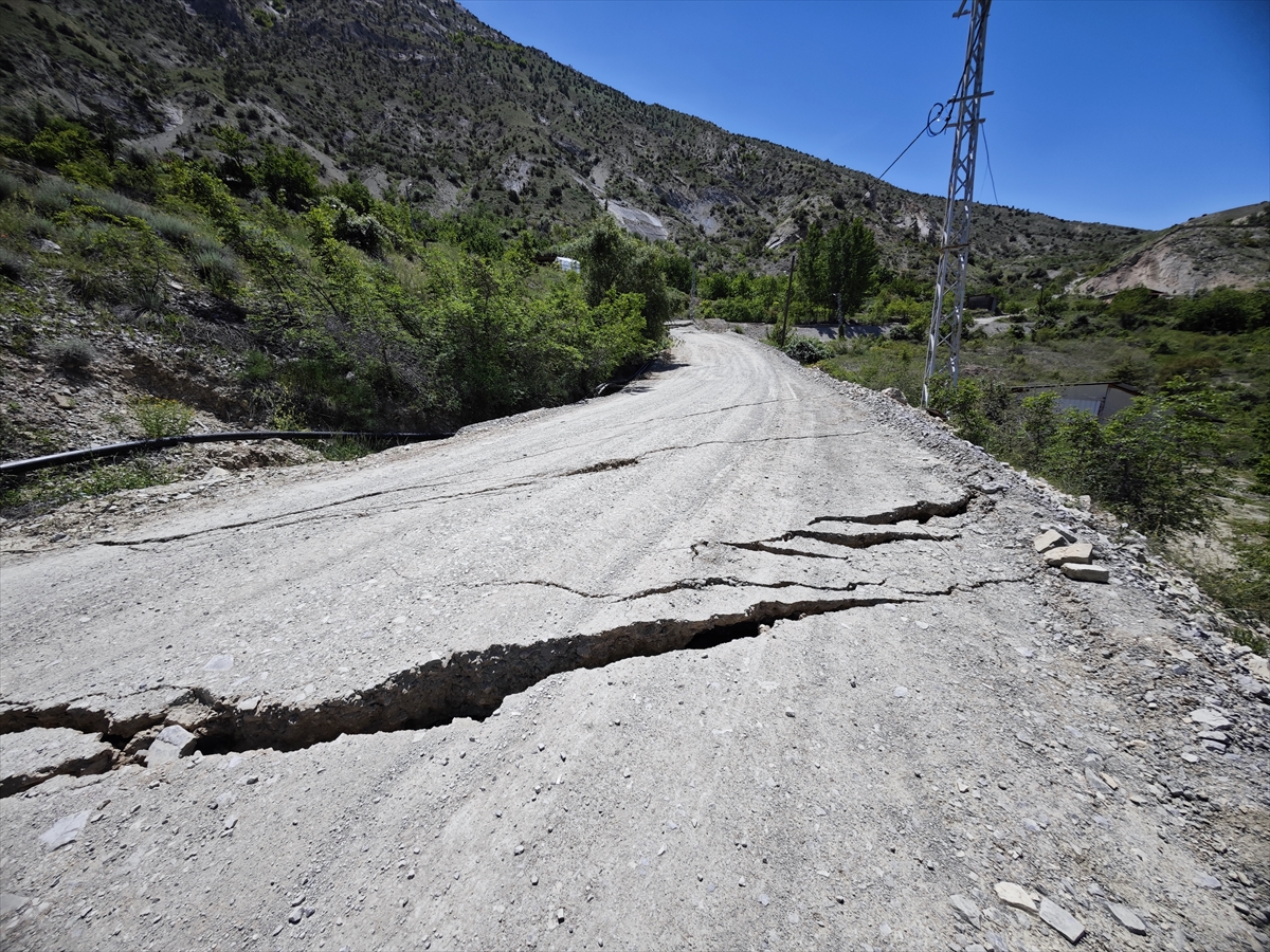 A A 20250525 38075591 38075589 E R Z U R U M U N U Z U N D E R E I L C E S I N D E T O P R A K K A Y M A S I M E Y D A N A G E L D I