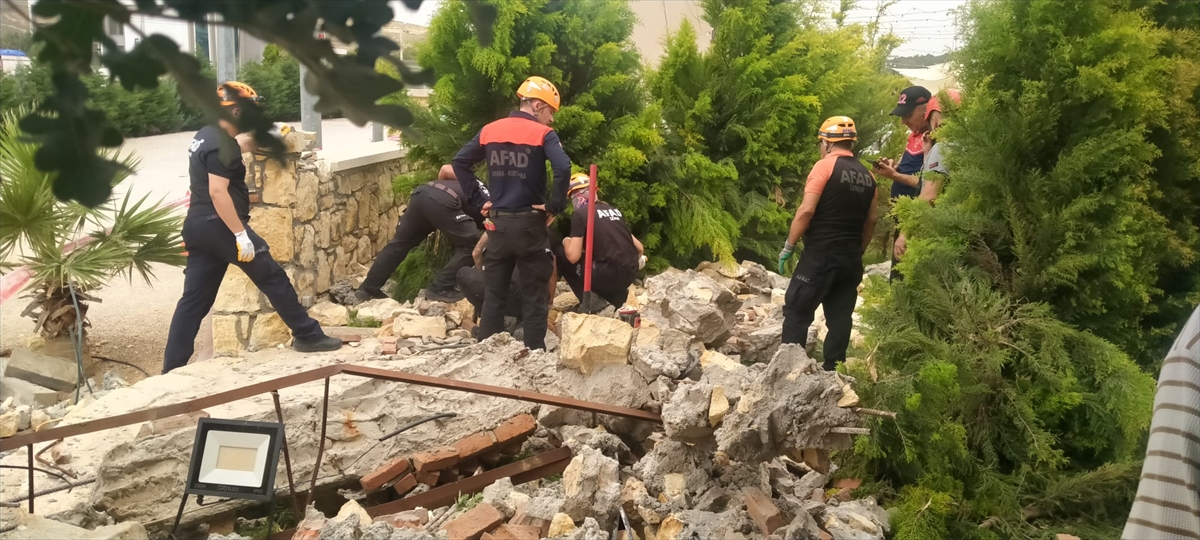 A A 20250525 38080001 38079999 I Z M I R D E D U G U N S A L O N U N U N D E K O R A T I F B E T O N K E M E R I N I N Y I K I L M A S I S O N U C U D O K T O R O L D U E S I Y A R A L A N D I