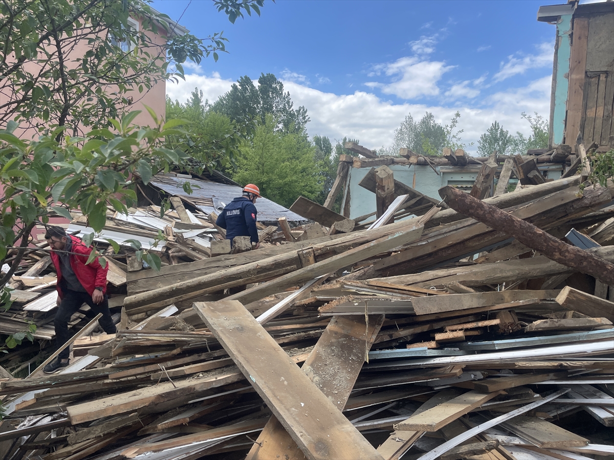 A A 20250527 38097001 38096998 B O L U D A A H S A P E V I N Y I K I M I S I R A S I N D A M E Y D A N A G E L E N C O K M E D E 1 I S C I Y A R A L A N D I