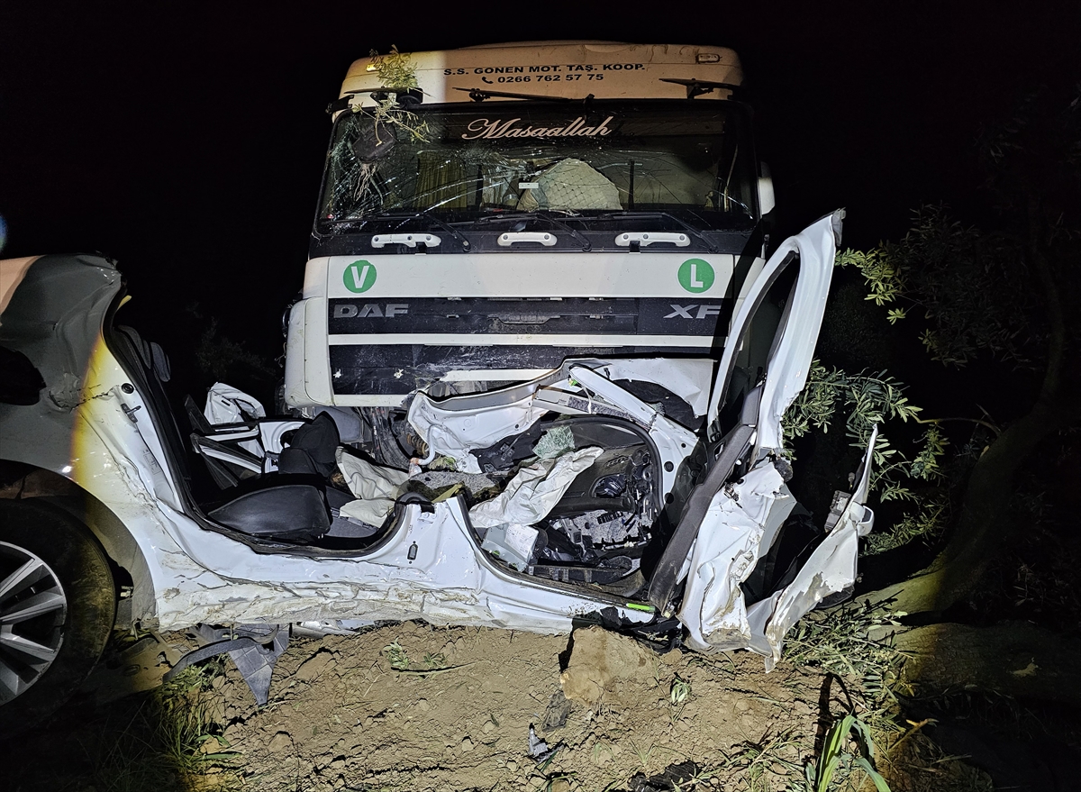 A A 20250530 38127553 38127544 B U R S A D A O T O M O B I L I L E T I R I N C A R P I S T I G I K A Z A D A 1 K I S I O L D U 1 K I S I Y A R A L A N D I