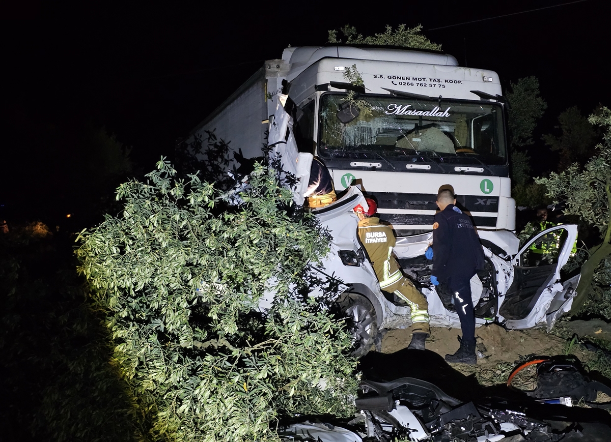 A A 20250530 38127553 38127549 B U R S A D A O T O M O B I L I L E T I R I N C A R P I S T I G I K A Z A D A 1 K I S I O L D U 1 K I S I Y A R A L A N D I