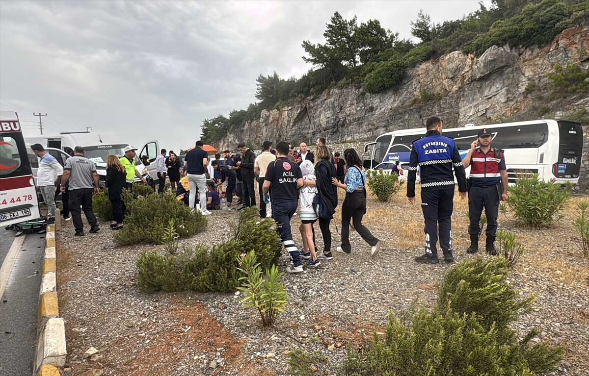 A A 20250531 38144950 38144948 B O D R U M D A S E R V I S M I N I B U S U I L E O T O M O B I L I N C A R P I S T I G I K A Z A D A 15 K I S I Y A R A L A N D I