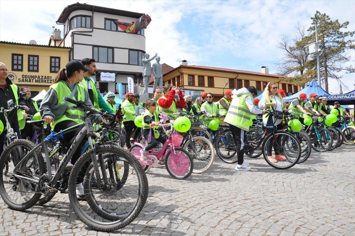 A A 20250601 38151653 38151648 E S K I S E H I R D E Y E S I L A Y I N G E L E N E K S E L B I S I K L E T T U R U Y A P I L D I