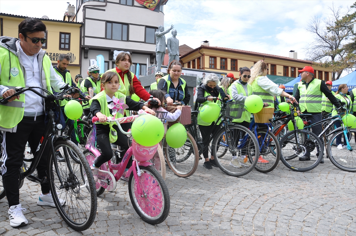 A A 20250601 38151653 38151650 E S K I S E H I R D E Y E S I L A Y I N G E L E N E K S E L B I S I K L E T T U R U Y A P I L D I