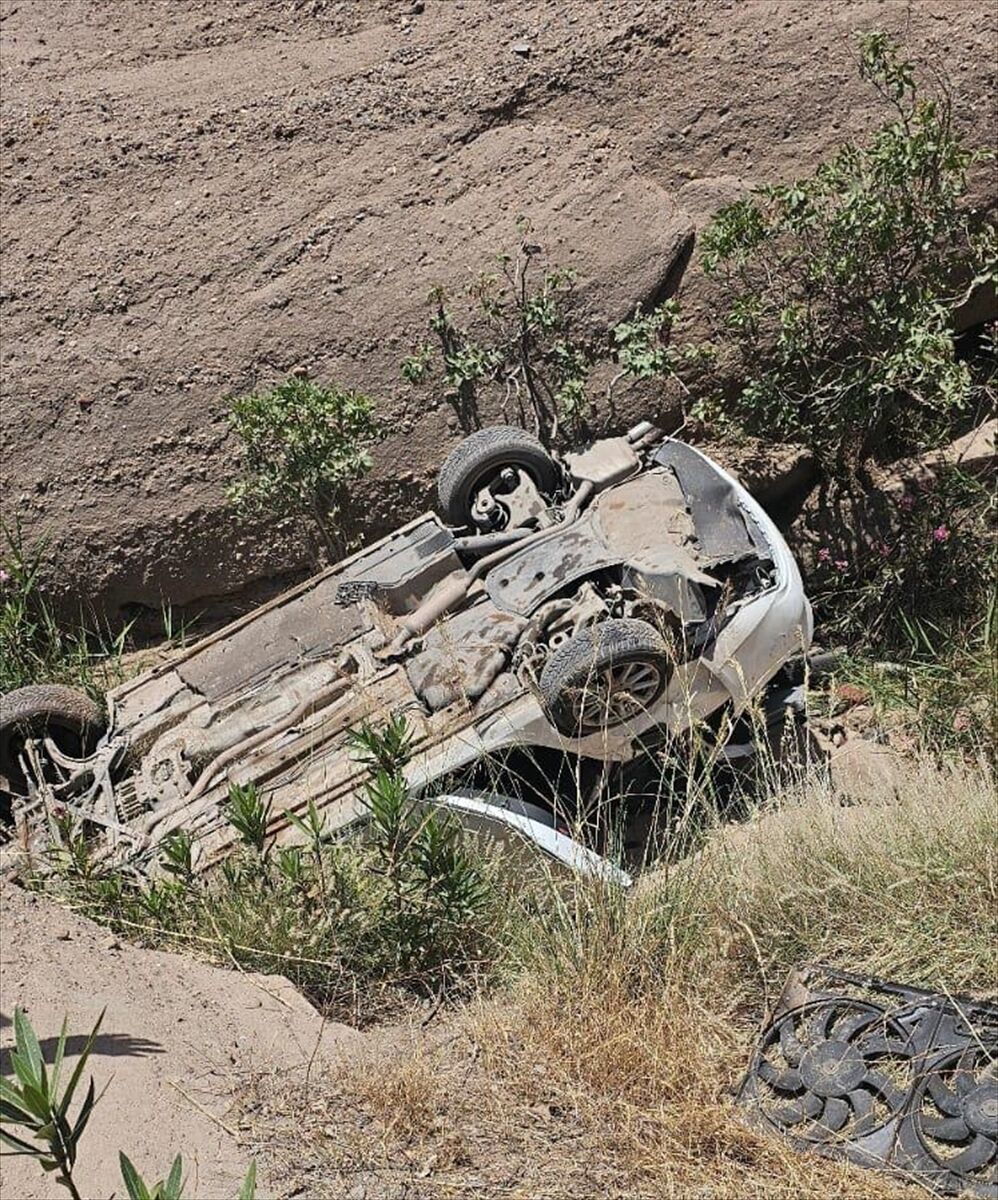 A A 20250601 38153906 38153905 S I R N A K T A S A R A M P O L E D E V R I L E N O T O M O B I L D E K I 1 K I S I O L D U 3 K I S I Y A R A L A N D I