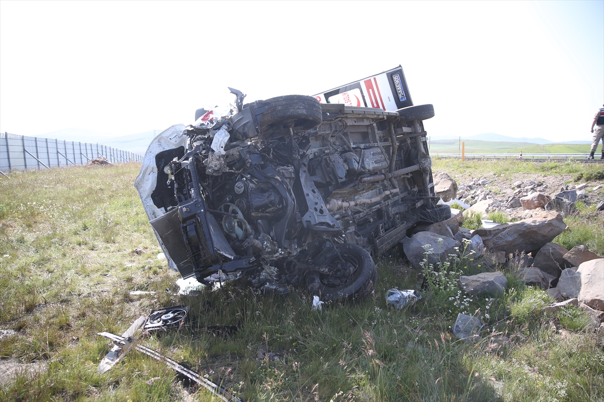 A A 20250608 38218376 38218375 K A R S T A A M B U L A N S S A R A M P O L E D E V R I L D I 4 S A G L I K C I Y A R A L A N D I