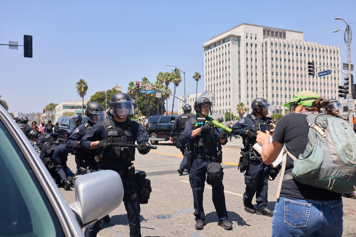 A A 20250609 38227941 38227939 L O S A N G E L E S T A K I S I N I R P R O T E S T O L A R I 3 G U N U N D E D E V A M E D I Y O R