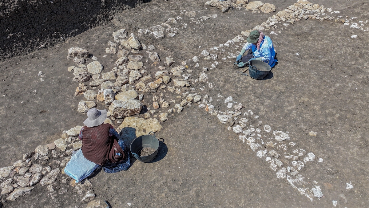 A A 20250619 38326745 38326737 D I Y A R B A K I R C A Y O N U T E P E S I N I N K A D I N I S C I L E R I T A R I H K A Z I Y O R