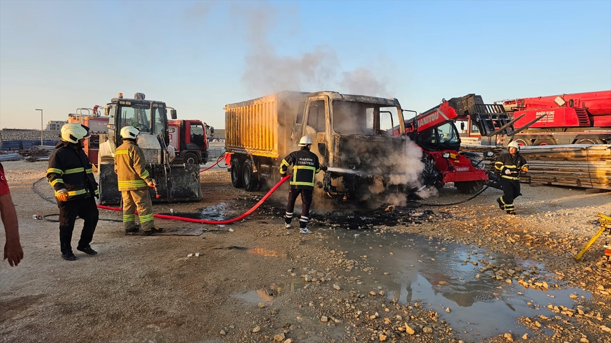 A A 20250629 38419344 38419341 M A R D I N D E P A R K H A L I N D E K I H A F R I Y A T K A M Y O N U Y A N D I