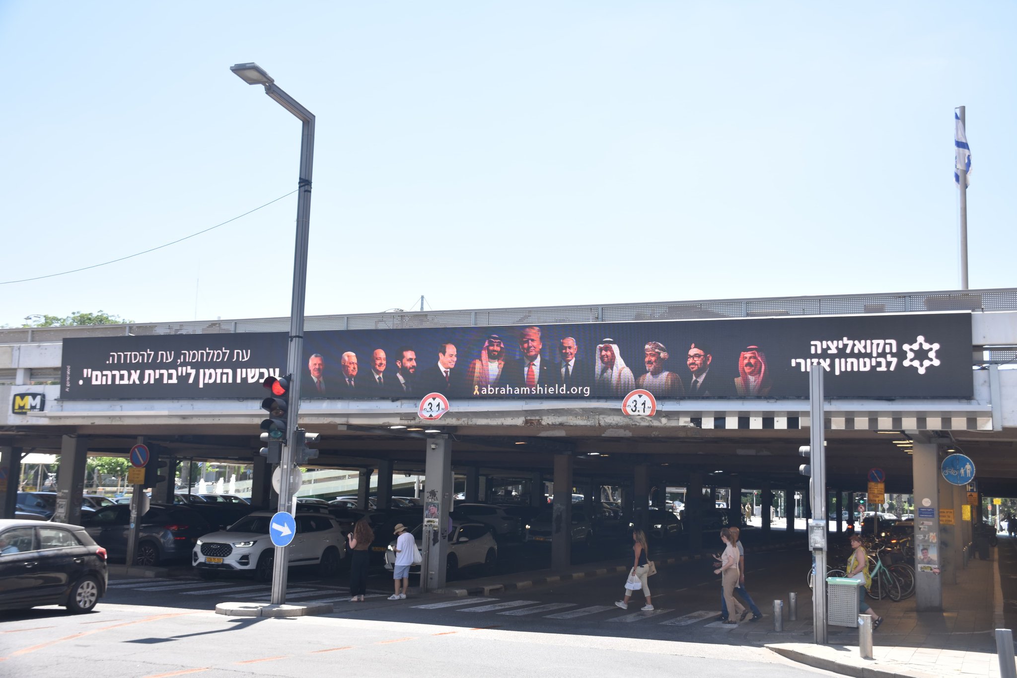 Gu U Y 15 W A A E J Pe S