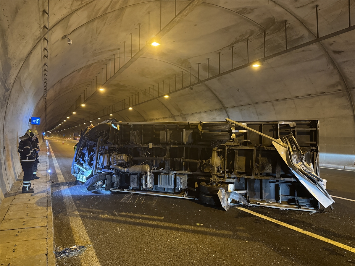 A A 20250709 38513670 38513669 K U Z E Y M A R M A R A O T O Y O L U N D A K A M Y O N E T L E O T O M O B I L I N C A R P I S T I G I K A Z A D A 3 K I S I Y A R A L A N D I