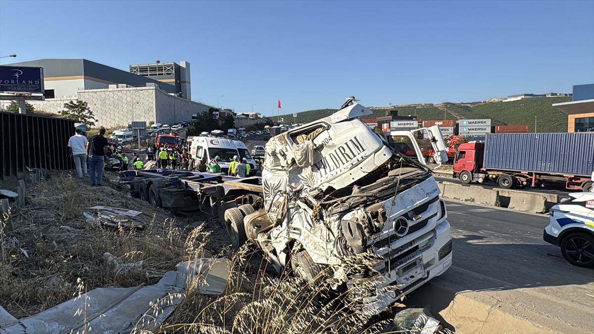 A A 20250714 38559576 38559571 K O C A E L I D E Z I N C I R L E M E T R A F I K K A Z A S I N D A 5 K I S I O L D U 1 K I S I Y A R A L A N D I