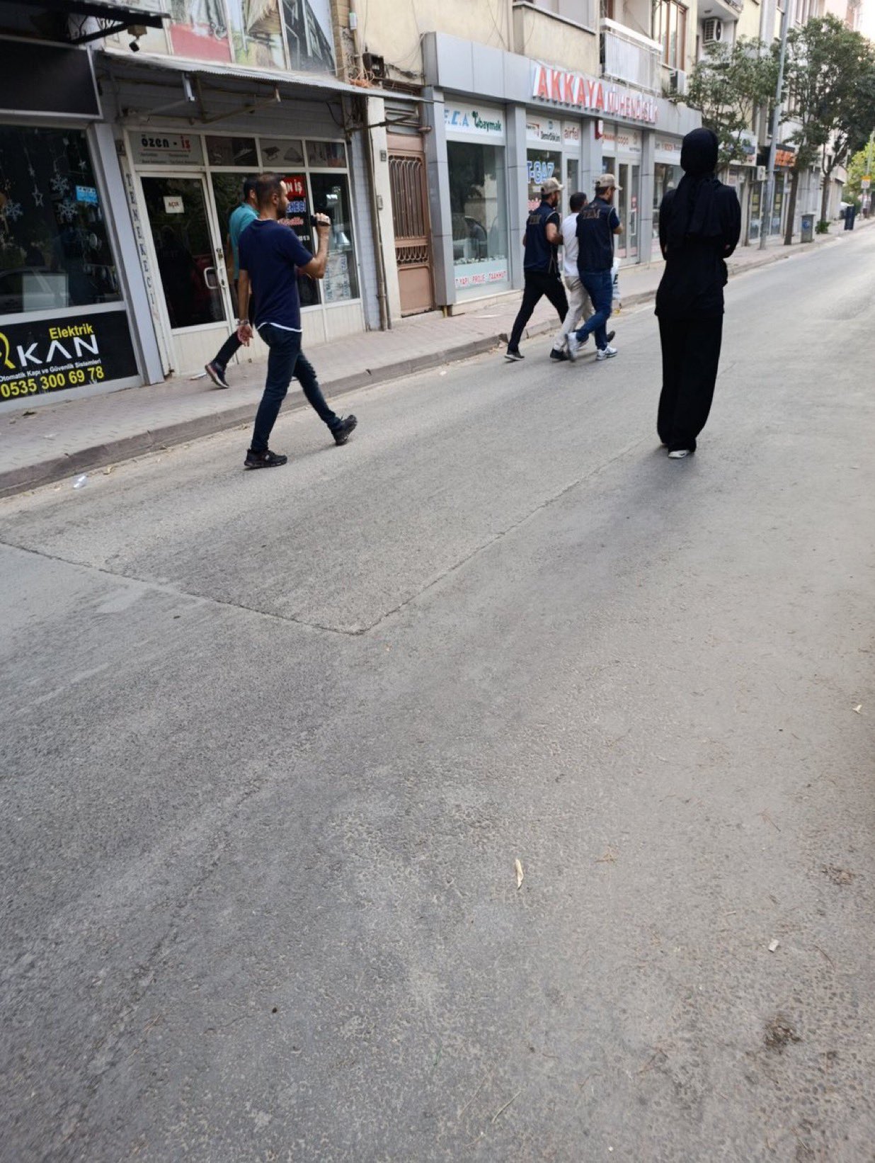 Gwn K X H W Q A Ad E0