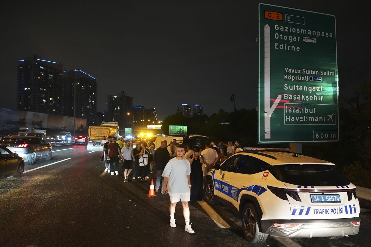 A A 20250801 38727386 38727384 E Y U P S U L T A N D A 16 A R A C I N K A R I S T I G I Z I N C I R L E M E T R A F I K K A Z A S I N D A 6 K I S I Y A R A L A N D I