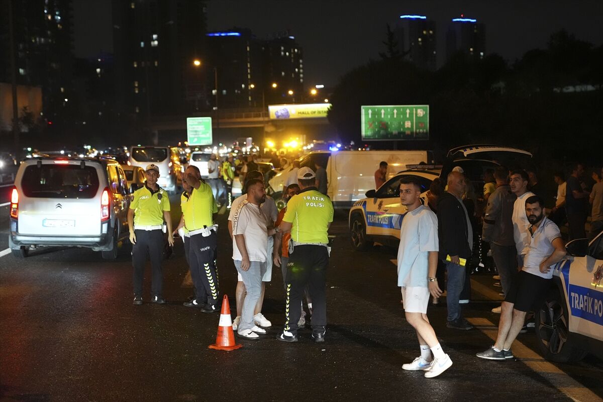 A A 20250801 38727386 38727385 E Y U P S U L T A N D A 16 A R A C I N K A R I S T I G I Z I N C I R L E M E T R A F I K K A Z A S I N D A 6 K I S I Y A R A L A N D I