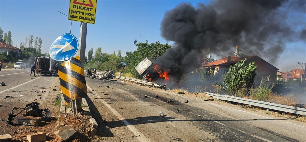 A A 20250823 38904292 38904288 K O N Y A D A O T O M O B I L I L E C E K I C I N I N C A R P I S T I G I K A Z A D A 3 K I S I O L D U