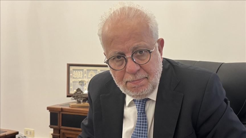 Thumbs B C 30A0F2528F3B0A11206F81E7Acc776E5