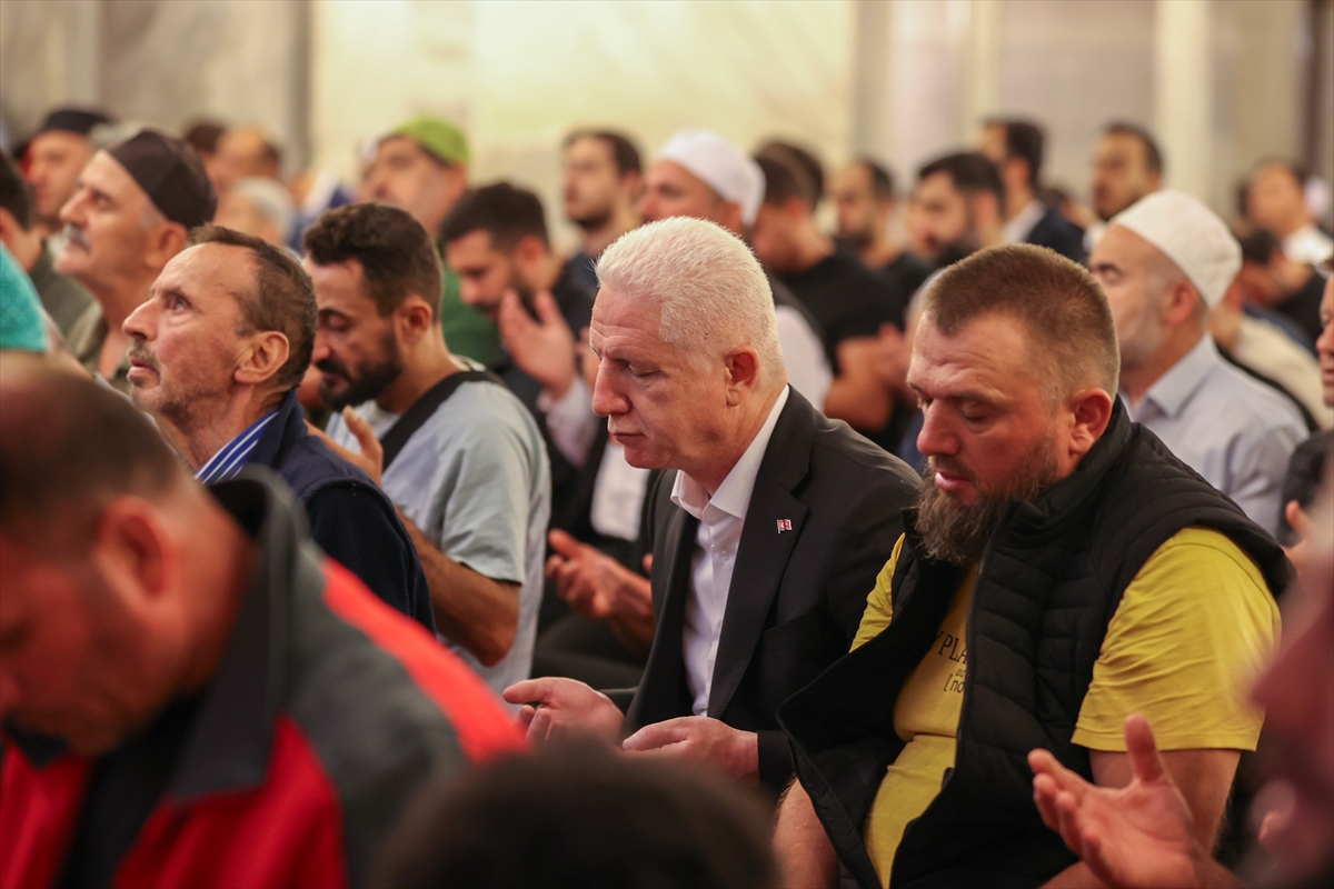 A A 20250907 39042695 39042691 I S T A N B U L D A A I L E L E R S A B A H N A M A Z I N D A B I R A R A Y A G E L D I