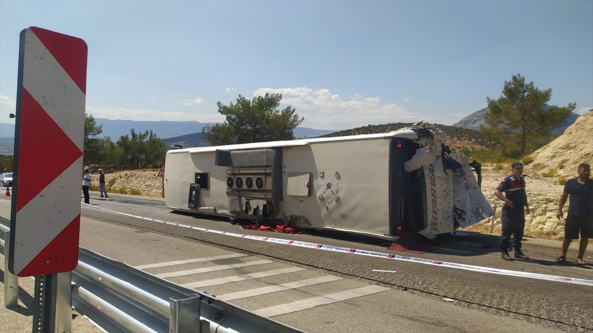 A A 20250913 39101645 39101643 M E R S I N D E T I R Y O L C U O T O B U S U N E A R K A D A N C A R P T I